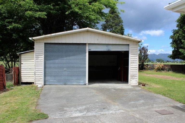 Photo of property in 18 Rototai Road, Takaka, 7110