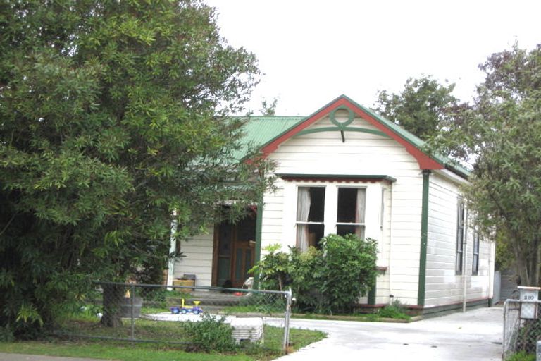 Photo of property in 210 Lascelles Street, Saint Leonards, Hastings, 4120