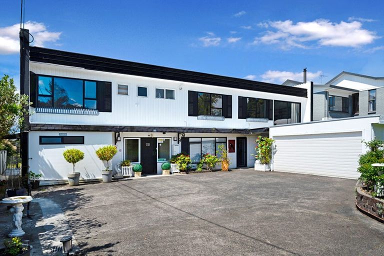 Photo of property in 18 Kitewaho Road, Swanson, Auckland, 0816