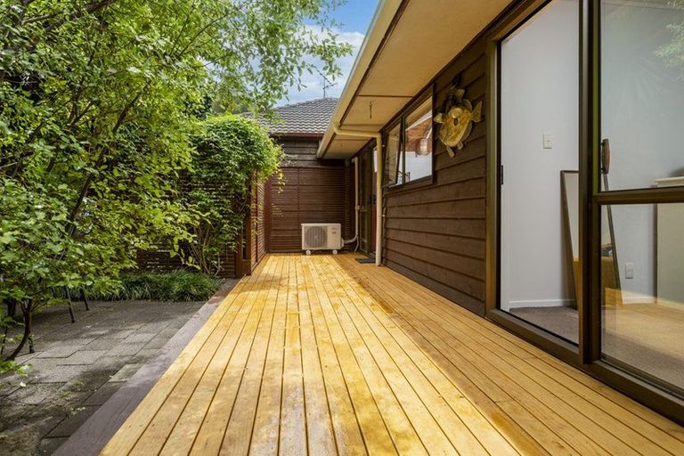 Photo of property in 3/72 Lake Road, Northcote, Auckland, 0627