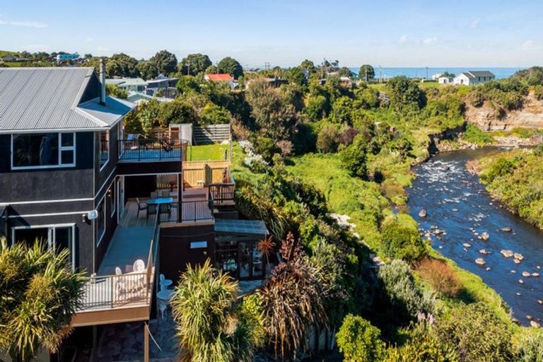 Photo of property in 48 Kawei Road, Ohawe, Hawera, 4671