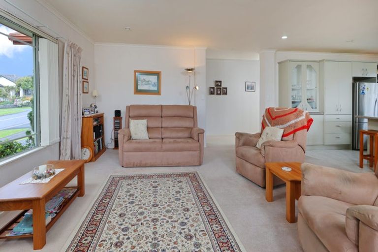 Photo of property in 32 Highfields Terrace, Henderson, Auckland, 0612