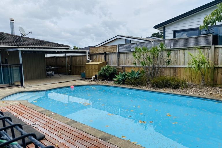 Photo of property in 3 Pinehurst Place, Wattle Downs, Auckland, 2103