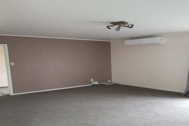 Photo of property in 11 Lyren Place, Half Moon Bay, Auckland, 2012