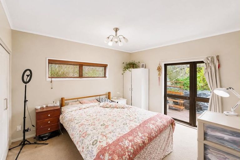 Photo of property in 30 Charles Dickens Drive, Mellons Bay, Auckland, 2014