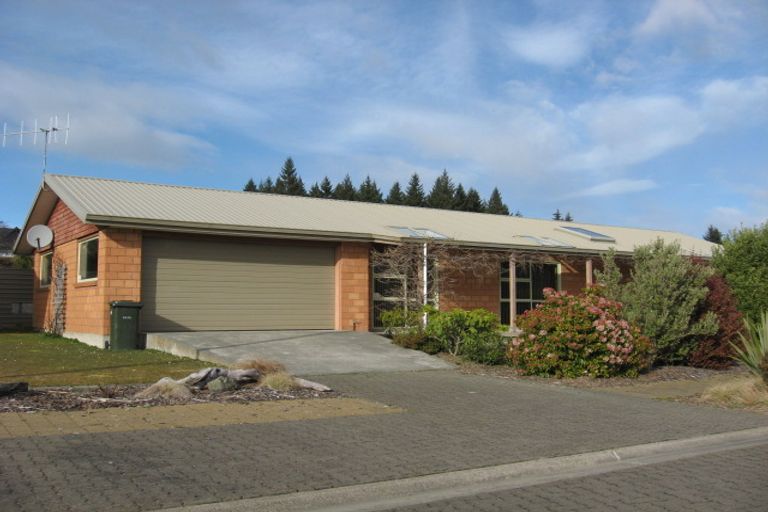 Photo of property in 8 Dalhousie Place, Te Anau, 9600