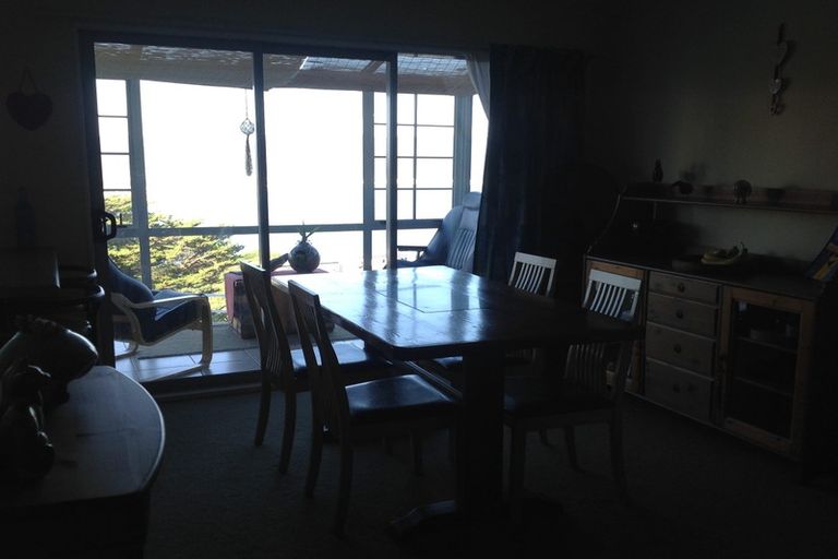 Photo of property in 36b Tamworth Crescent, Newlands, Wellington, 6037