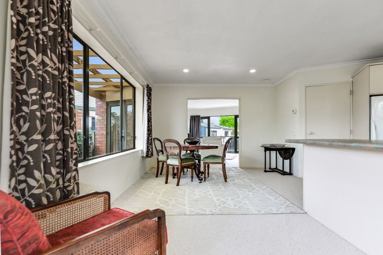 Photo of property in 4 Akona Lane, Hamilton East, Hamilton, 3216