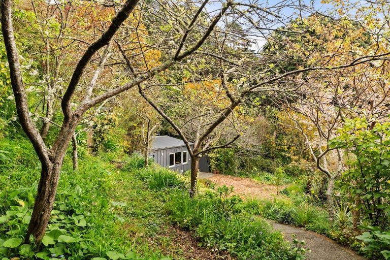 Photo of property in 19 Kaitawa Road, York Bay, Lower Hutt, 5013