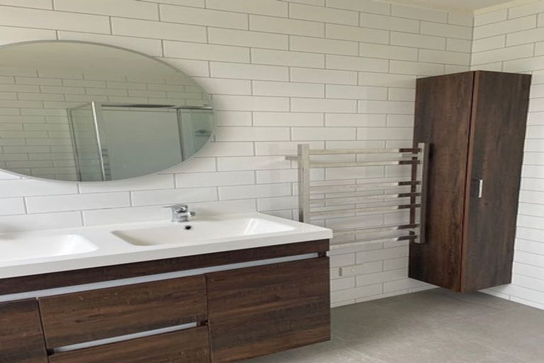 Photo of property in 62a Captain Scott Road, Glen Eden, Auckland, 0602