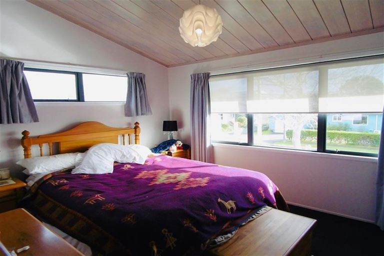 Photo of property in 3 Manu Crescent, Upper Vogeltown, New Plymouth, 4310