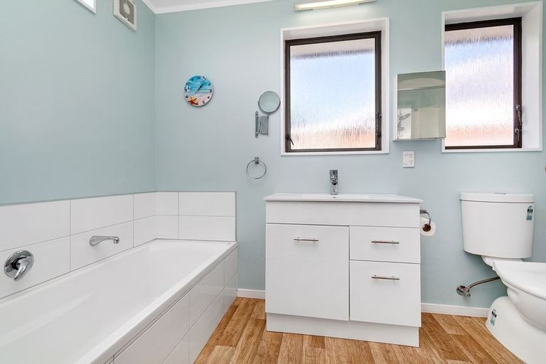 Photo of property in 1/268 Main Road, Tawa, Wellington, 5028