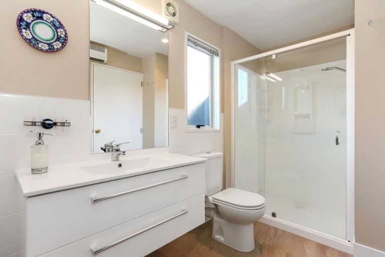 Photo of property in 24 Ilam Park Place, Ilam, Christchurch, 8041