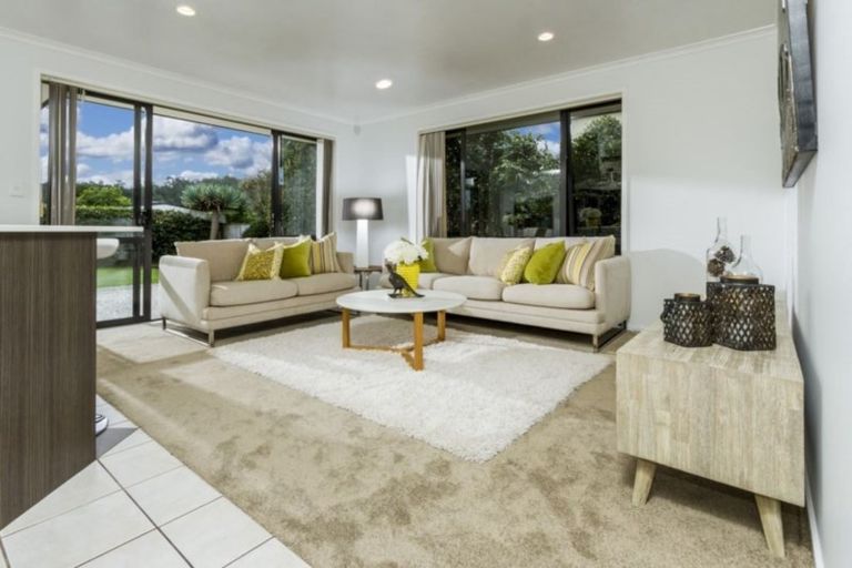 Photo of property in 18 William Gamble Drive, Greenhithe, Auckland, 0632
