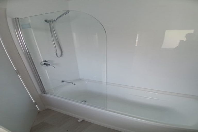 Photo of property in 37 Tremewan Street, Tawa, Wellington, 5028