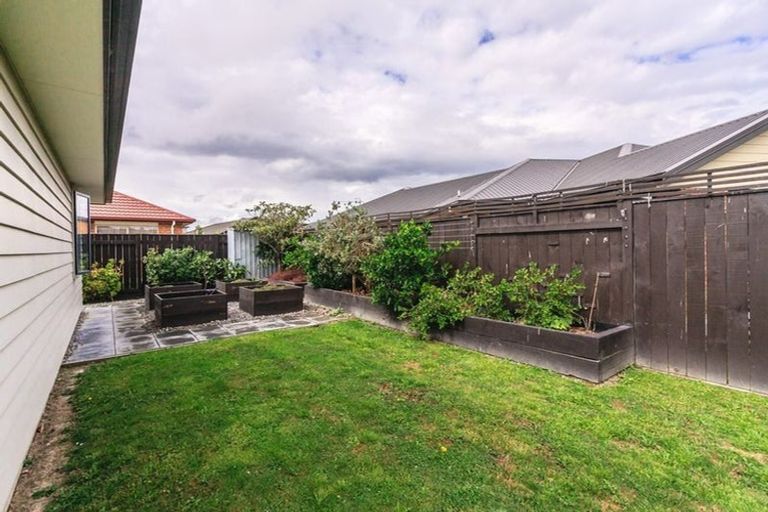 Photo of property in 9 Angelina Way, Kelvin Grove, Palmerston North, 4414