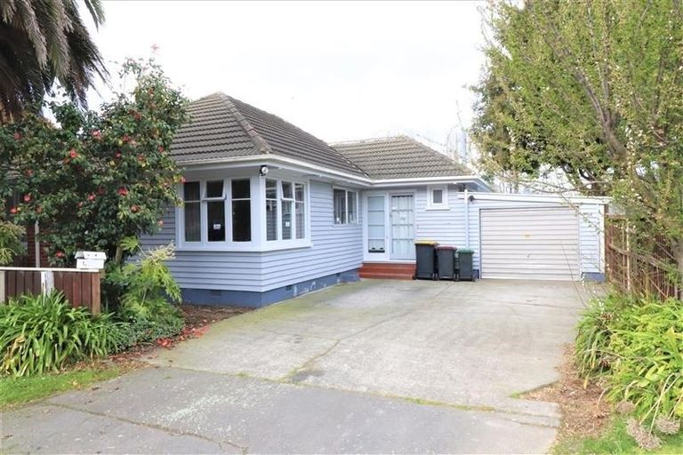 Photo of property in 1 Ludecke Place, Sockburn, Christchurch, 8042