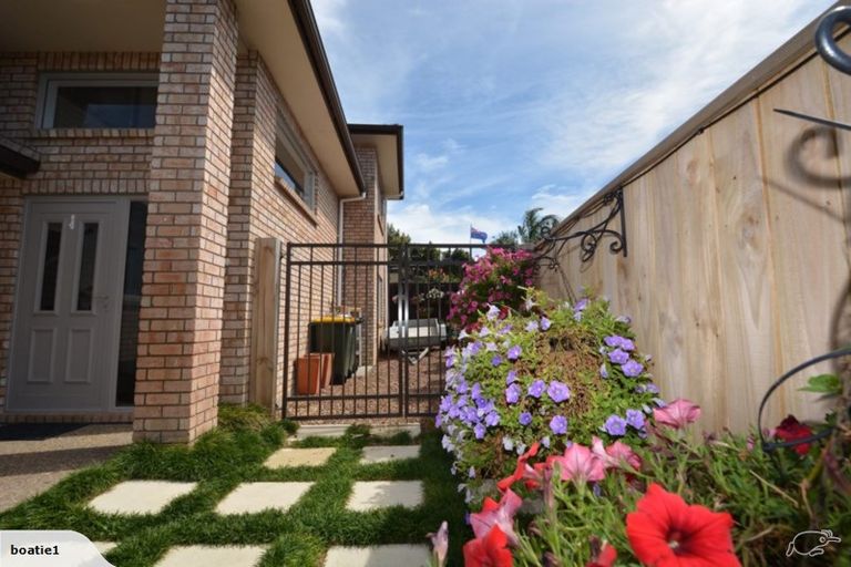 Photo of property in 17 Arthur Carwen Place, Pukekohe, 2120