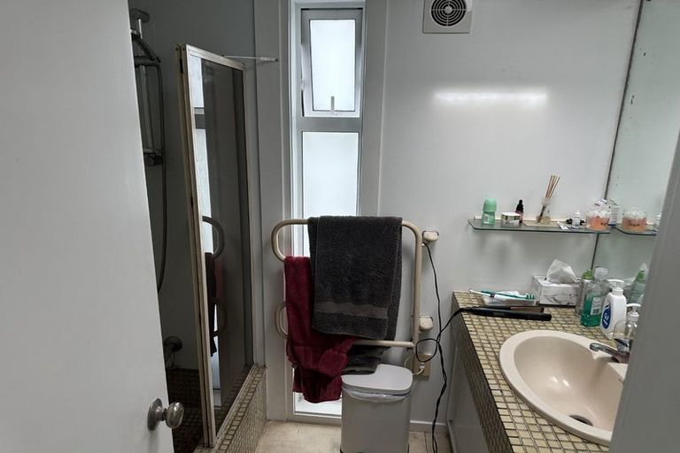 Photo of property in 2/16 Red Bluff Rise, Campbells Bay, Auckland, 0630