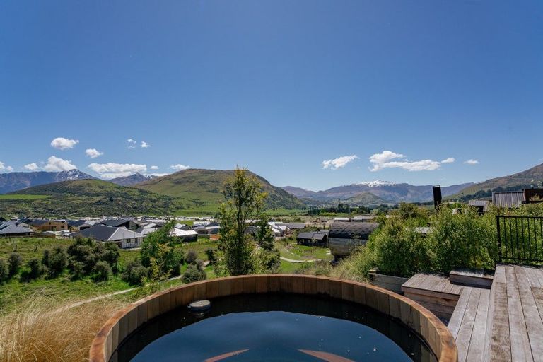 Photo of property in 11a Double Cone Road, Jacks Point, Queenstown, 9371