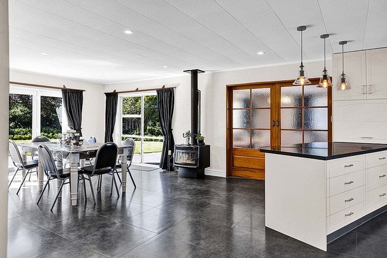 Photo of property in 289 Glover Road, Hawera, 4610