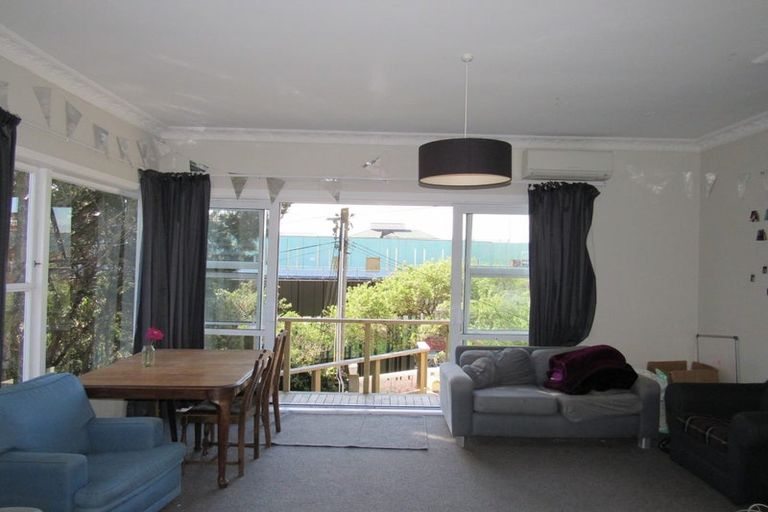 Photo of property in 62 Kelburn Parade, Kelburn, Wellington, 6012