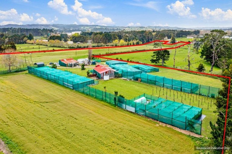 Photo of property in 51 Smith Road, Kumeu, 0891