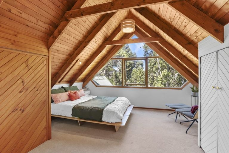 Photo of property in 71 Takahe Road, Titirangi, Auckland, 0604