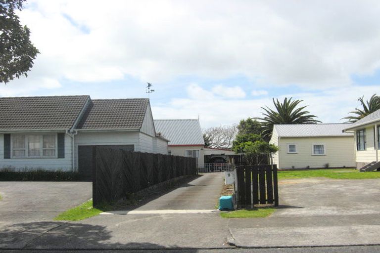 Photo of property in 35 Burundi Avenue, Clendon Park, Auckland, 2103