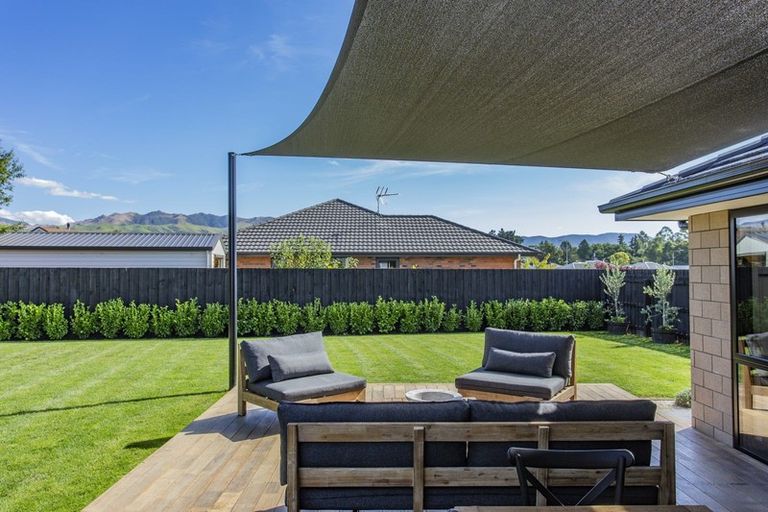 Photo of property in 19 Ruru Place, Oxford, 7430