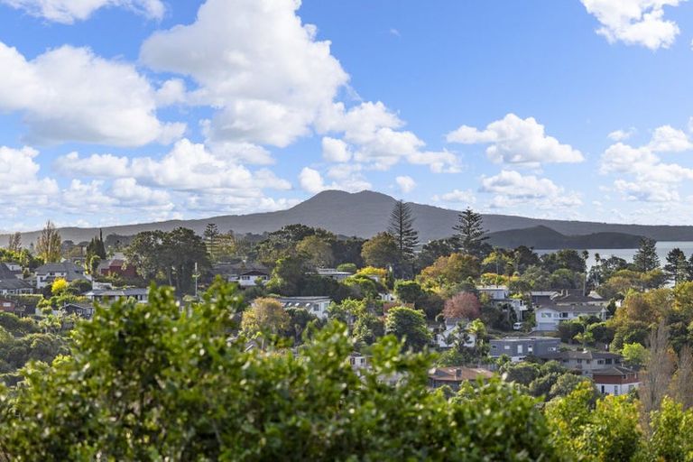 Photo of property in 84 Mellons Bay Road, Mellons Bay, Auckland, 2014