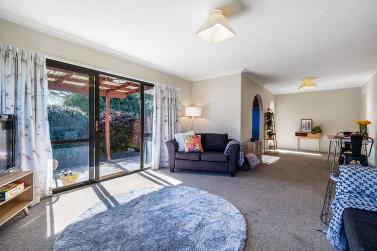 Photo of property in 1/52a Aorangi Road, Bryndwr, Christchurch, 8053