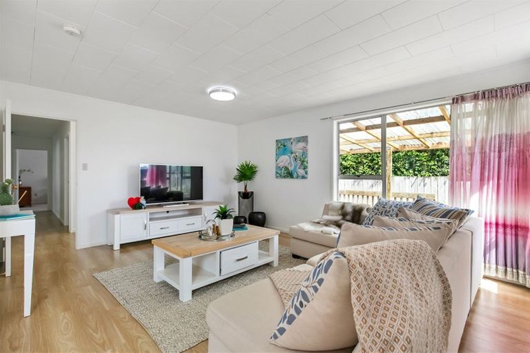 Photo of property in 20 Chesley Place, Half Moon Bay, Auckland, 2012