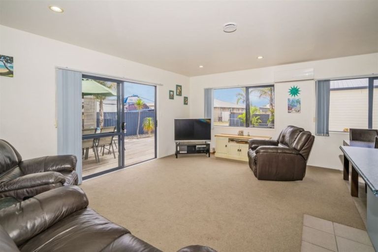 Photo of property in 43 Park Lane, Whitianga, 3510