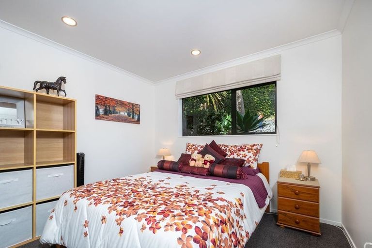 Photo of property in 35 Vermeer Place, West Harbour, Auckland, 0618