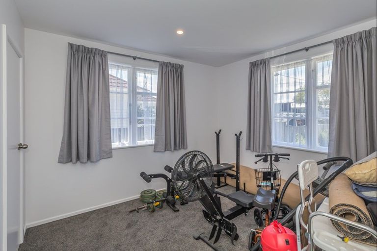 Photo of property in 51 Winchester Street, Levin, 5510