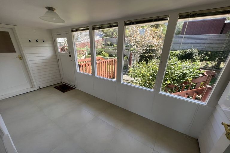 Photo of property in 12 Admiralty Street, Crofton Downs, Wellington, 6035