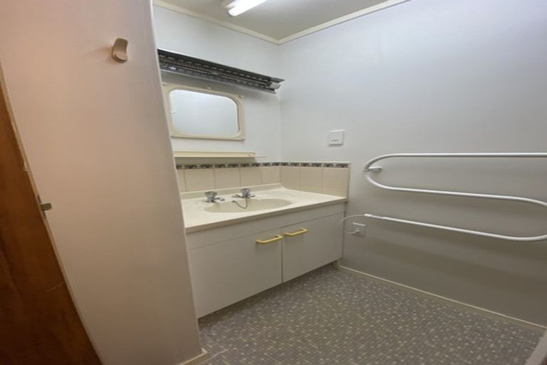 Photo of property in 3 Woodford Way, Crofton Downs, Wellington, 6035