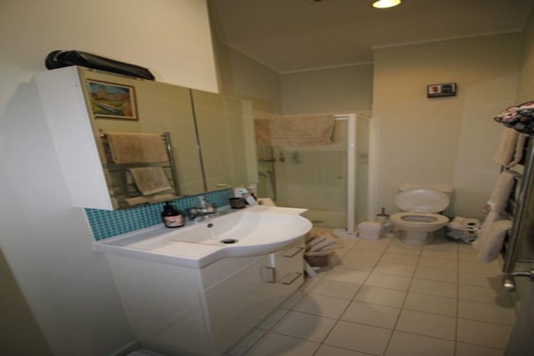 Photo of property in Mendosa Terraces Apartments, 20/9 Ebor Street, Te Aro, Wellington, 6011