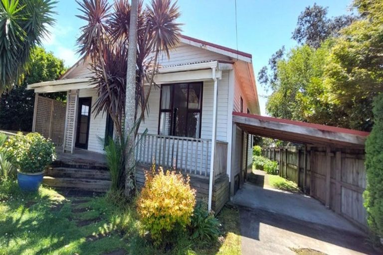 Photo of property in 29 Paynters Avenue, Strandon, New Plymouth, 4312