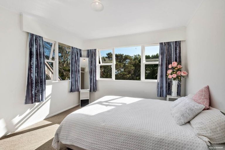 Photo of property in 1/20 Marlborough Avenue, Glenfield, Auckland, 0629