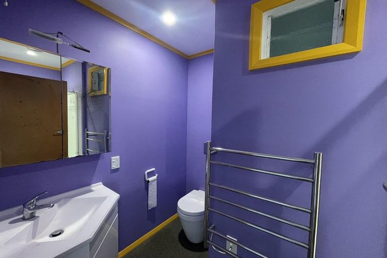 Photo of property in 19 Spenmoor Street, Newlands, Wellington, 6037