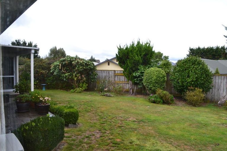 Photo of property in 33 Abby Road, Fitzherbert, Palmerston North, 4410