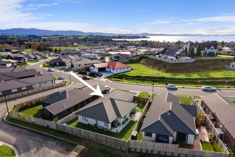 Photo of property in 61 Bert Wall Drive, Omokoroa, 3114