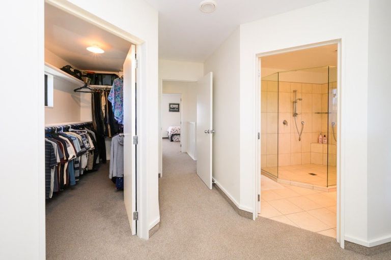 Photo of property in 70 Pacific Drive, Fitzherbert, Palmerston North, 4410