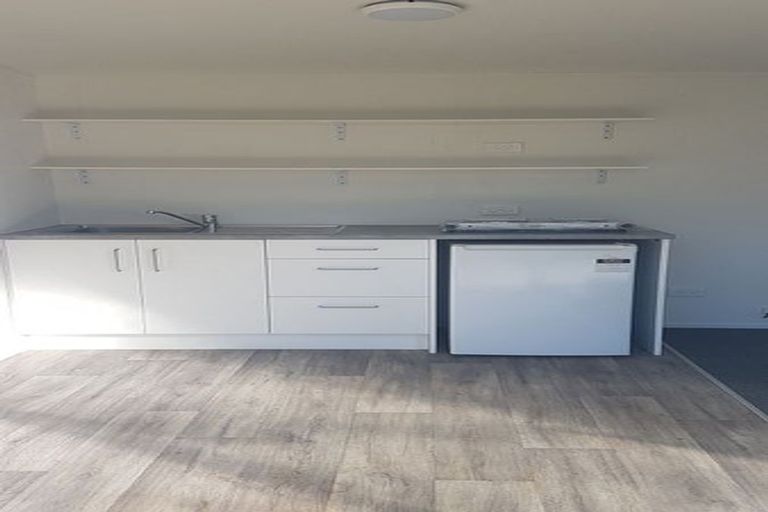 Photo of property in 5 Holgate Avenue, Herald Island, Auckland, 0618