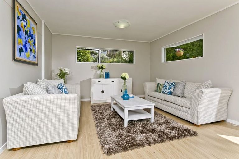 Photo of property in 1/23 Target Road, Totara Vale, Auckland, 0629