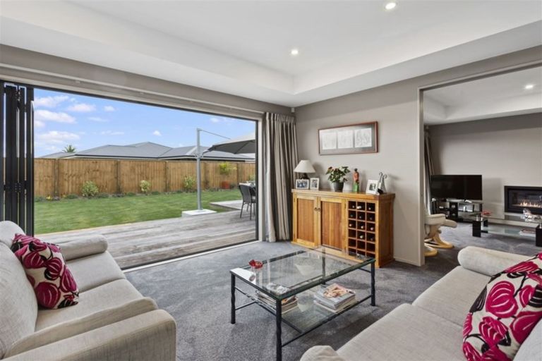 Photo of property in 32 Beachvale Drive, Kaiapoi, 7630