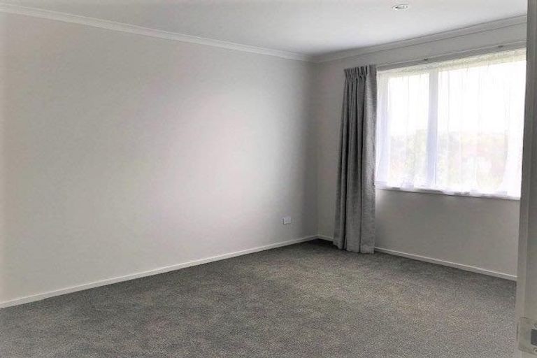 Photo of property in 50 Matija Place, Red Beach, 0932