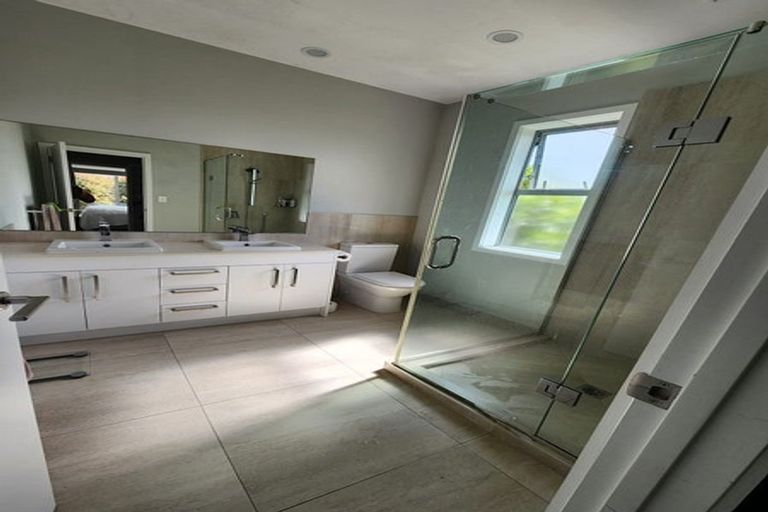 Photo of property in 18 Skipjack Pass, Silverdale, 0932